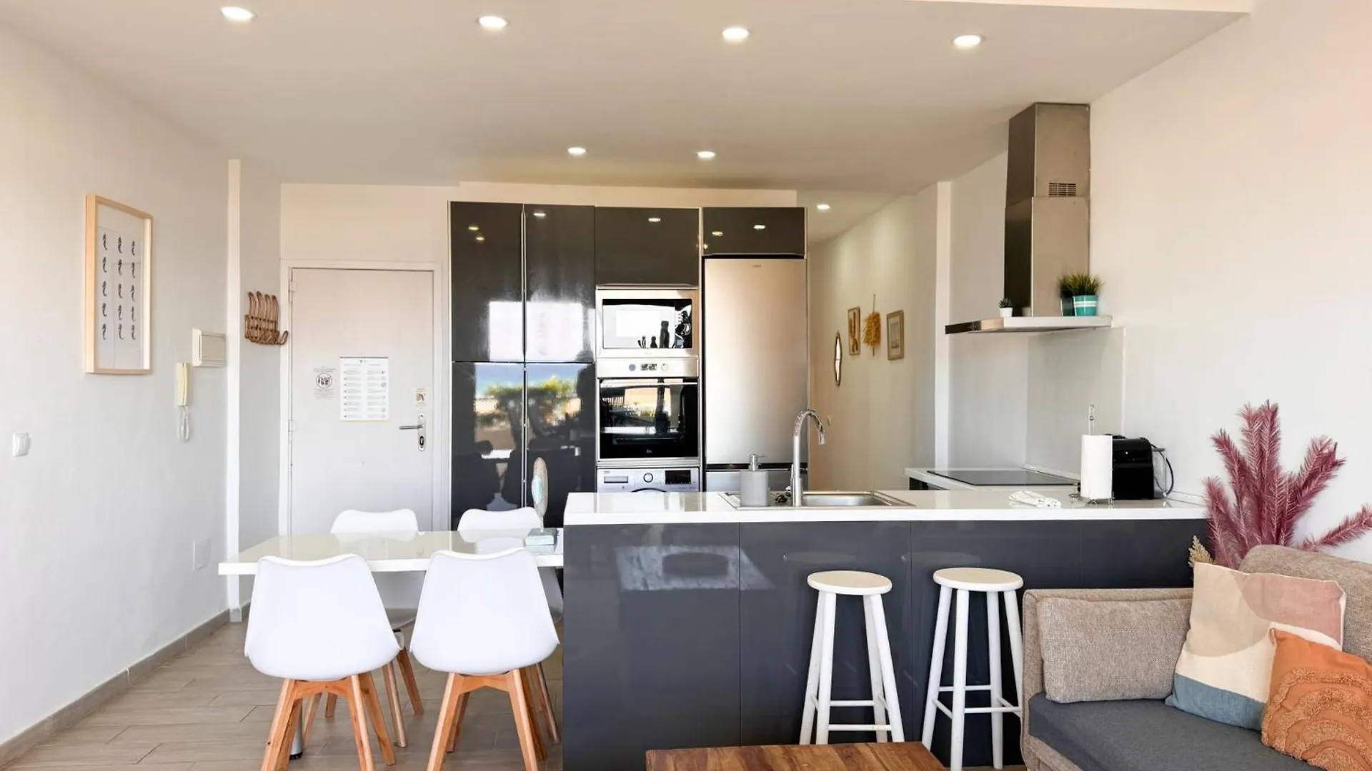 Tarifa Cozy House - Beach Front, Pool, Parking Lejlighed