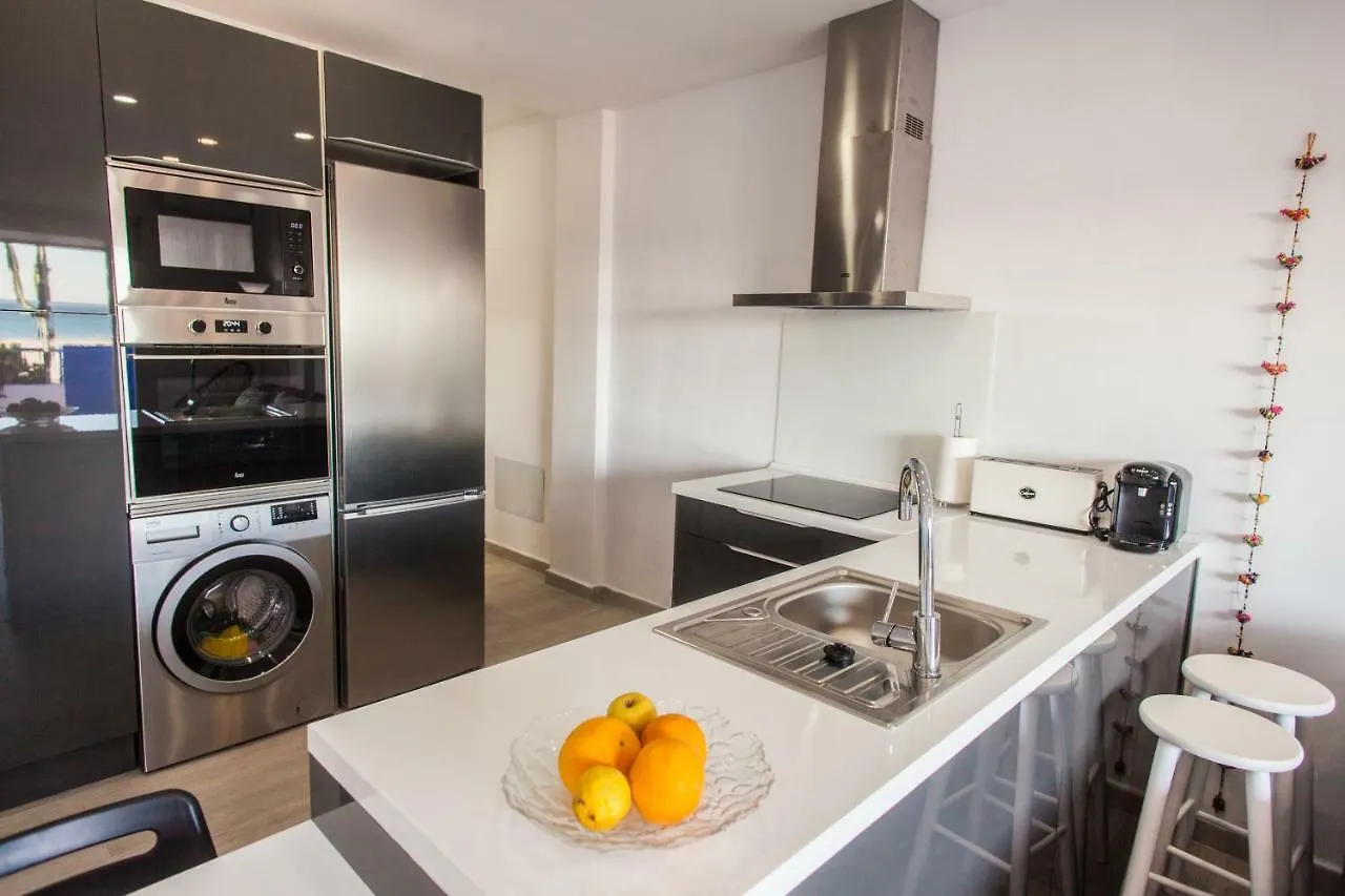 Apartment Tarifa Cozy House - Beach Front, Pool, Parking